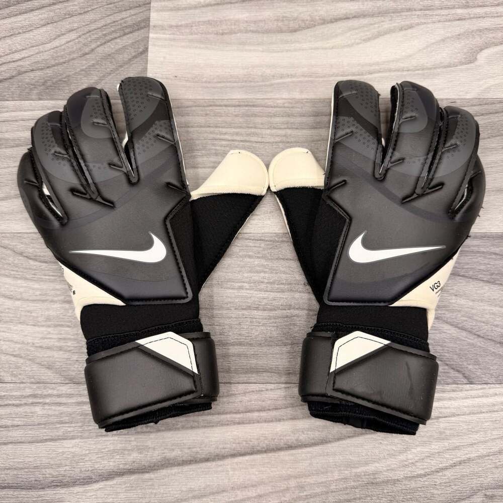 Nike Vapor Grip 3 Goalkeeper Gloves Black White Size 6